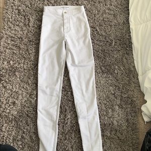 great condition, white skinny high waisted jeans
